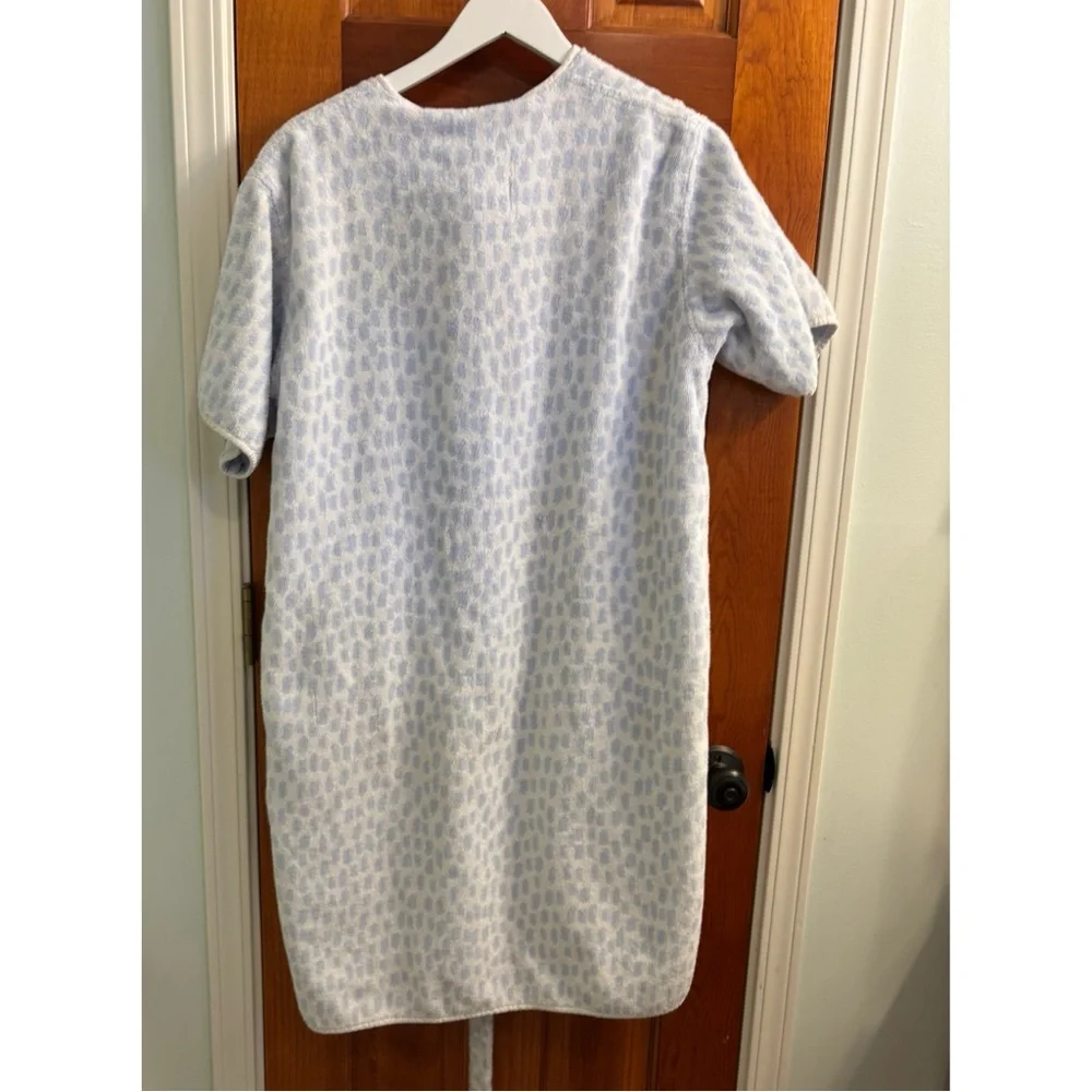 Weezie Short Plush Robe - M Blue Millie - Picture 7 of 11